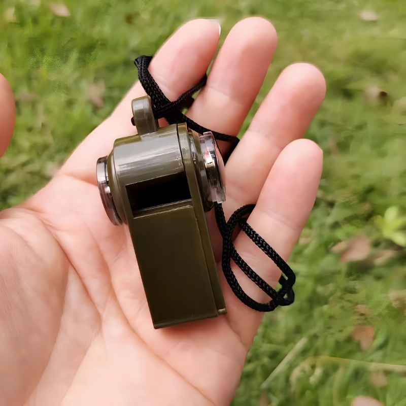 Three in One Survival Whistle  - đánh giá và giá First Aid Kit Camping